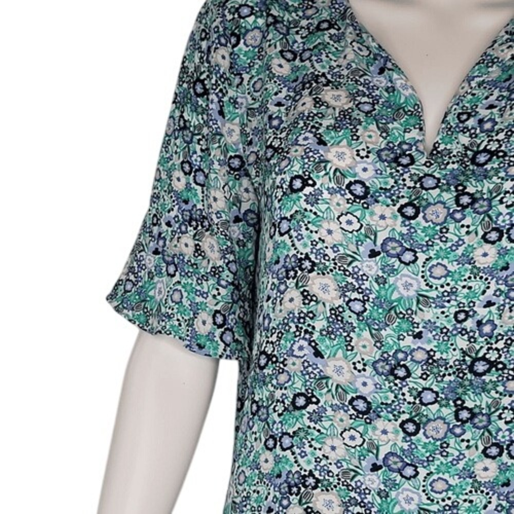 Roz & Ali‎ Blue & Green Floral V-Neck Blouse - Picture 3 of 13